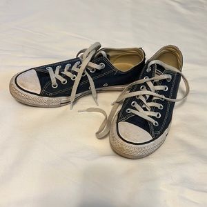 Navy blue converse, good condition, Women’s 7, with white shoe laces